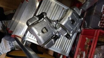 Suzuki Samurai strmene na brzdy