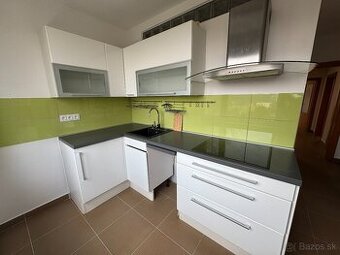 Predám veľký 3izbový byt s balkónom - Fončorda