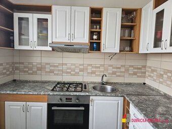 Rezervovaný -Na predaj zrekonštruovaný 2 izbový byt v Dubnic