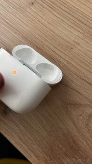 Airpods 3(lave funkcne,prave polofunkcne)