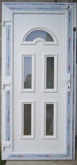 plastove vchodove dvere