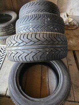 Pneu 235/55 R17 Yokohama