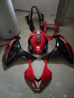 Predám kapoty Honda cbr600rr 2007-2008