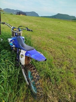 Yamaha YZF 250 - 1