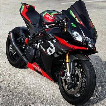 KÚPIM.......aprilia rsv4,yamaha R1,Bmw,suzuki