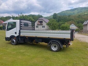 Nissan Cabstar troj strany vyklapac