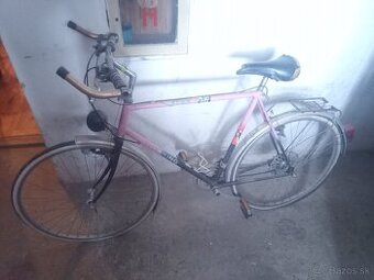 Cestný bicykel retro.