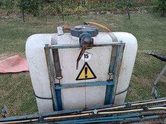 Postrekovač 400l