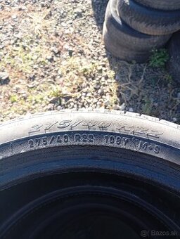 275/40 R22 Letne