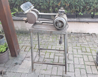 Dvojkotúčová brúska so stojanom