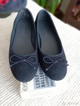 Dievčenské - dámske tmavomodré poltopánky - balerínky č. 38