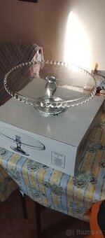 Predám sklenený podnos pod Tortu+Poháriky.