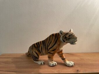 Tiger porcelánová soška Royal Dux