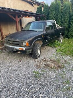 Chevrolrt Blazer 4.3 benzín 142 kw