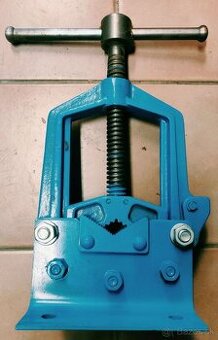 Stolny zverak PIONEER