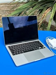 ZABLOKOVANÝ MacBook Pro M1 13 palcový 8GB/256GB