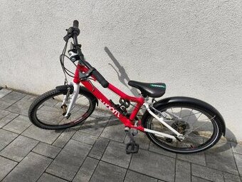 Woom 4, veľkosť kolies 20 červenej farby