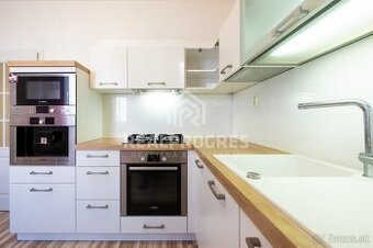 Prenájom 2 izbový byt s balkónom a výhradné parkovacie miest