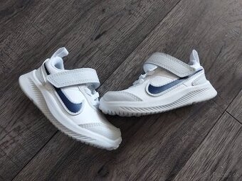 Nové tenisky zn. NIKE veľ. 21