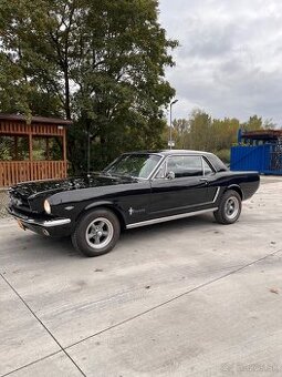 Ford Mustang 1965 4.7L V8 automatic.