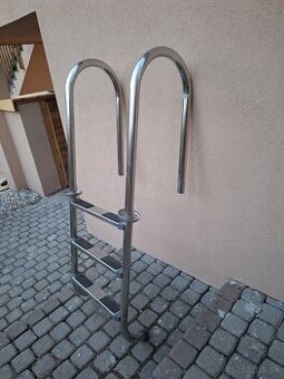 Bazénové schody, bazenový rebrik, schody do bazena