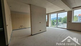 Predaj 3 izbového bytu s balkónom v priamom centre mesta Zvo