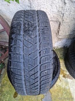Predám zimné pneu Pirelli 235/60r18