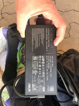 ZĽAVNENÉ 240W herný adaptér