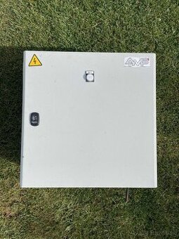 ---- ELEKTRICKÉ SKRINKY NA ISTIČE ---- TOP ----