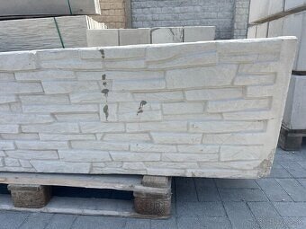 Predám betónové plotove platne a stĺpy