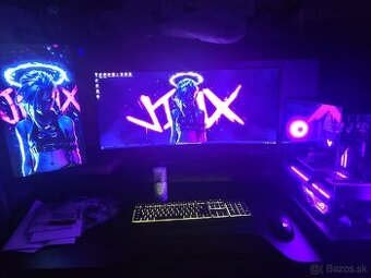 PC zostava vrátane monitorov