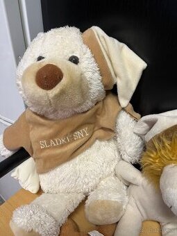 Plyšové postavičky-macko, sob, lev a iné