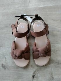 H&M sandálky