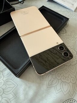 SAMSUNG GALAXY Z FLIP