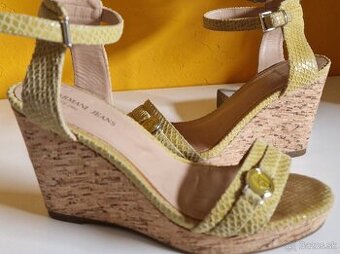 značkove sandale armani 37 na platforme