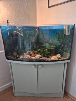 Predám staršie rohové akvárium cca 90 l