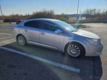 Toyota avensis 2011