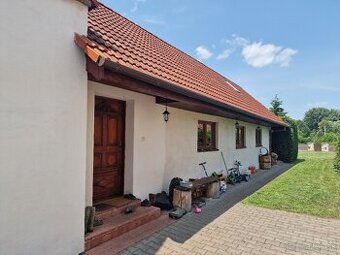 Predám krásny dom vo vidieckom štýle s rozľahlým pozemkom