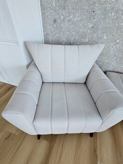 2 x kresla s taburetom