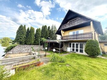 Chata pri jazere s mólom, loďou a súkromným vstupom do vody