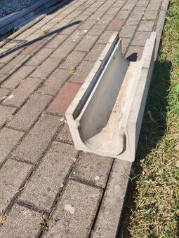 Predám betónové odvodňovacie žľaby - 1