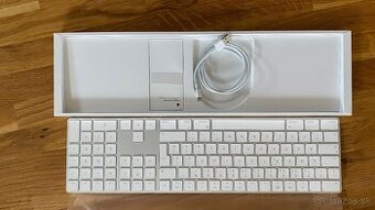 Magic Keyboard s číselnou klávesnicou – slovenská