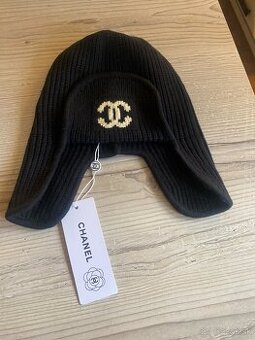 chanel čiapka ušianka