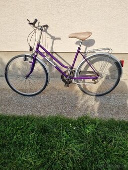 Predám dámsky bicykel.