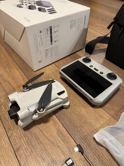 DJI Mini 3 Fly More Combo (DJI RC)