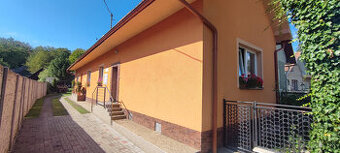 Na predaj rodinný dom s garážou, 1697 m², Strečno, Žilina