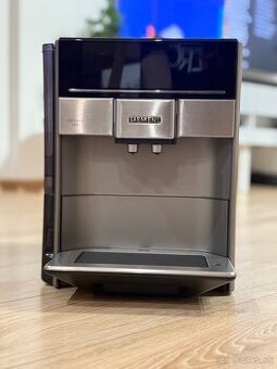 Automatický kávovar Siemens EQ.6 s 500TE655319RW čierny