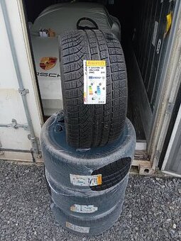 Nové zimné pneu 295/35R20 Pirelli