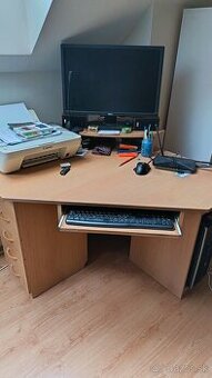 Za odvoz PC stôl a lavica