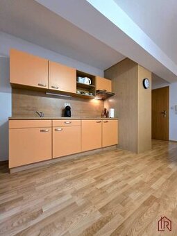 Apartmán, Nová Lesná, 46m2 + balkón, park. miesto, zariadený